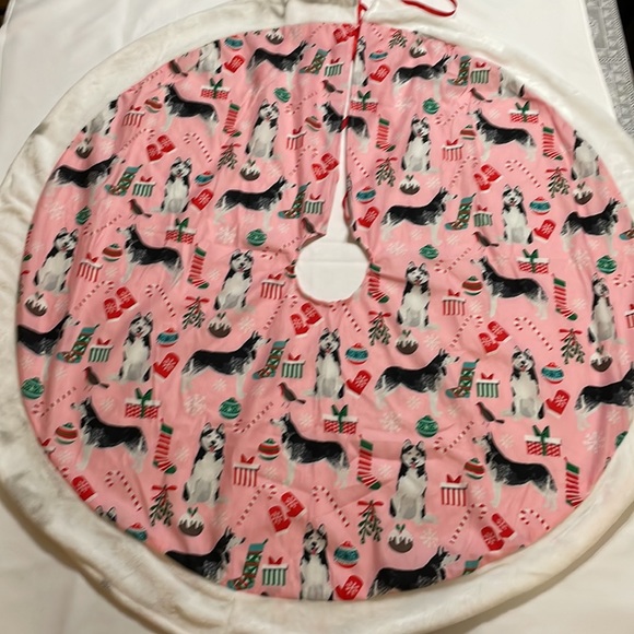 Pink Christmas Tree Skirt With Dog Print 45 in - Picture 3 of 9